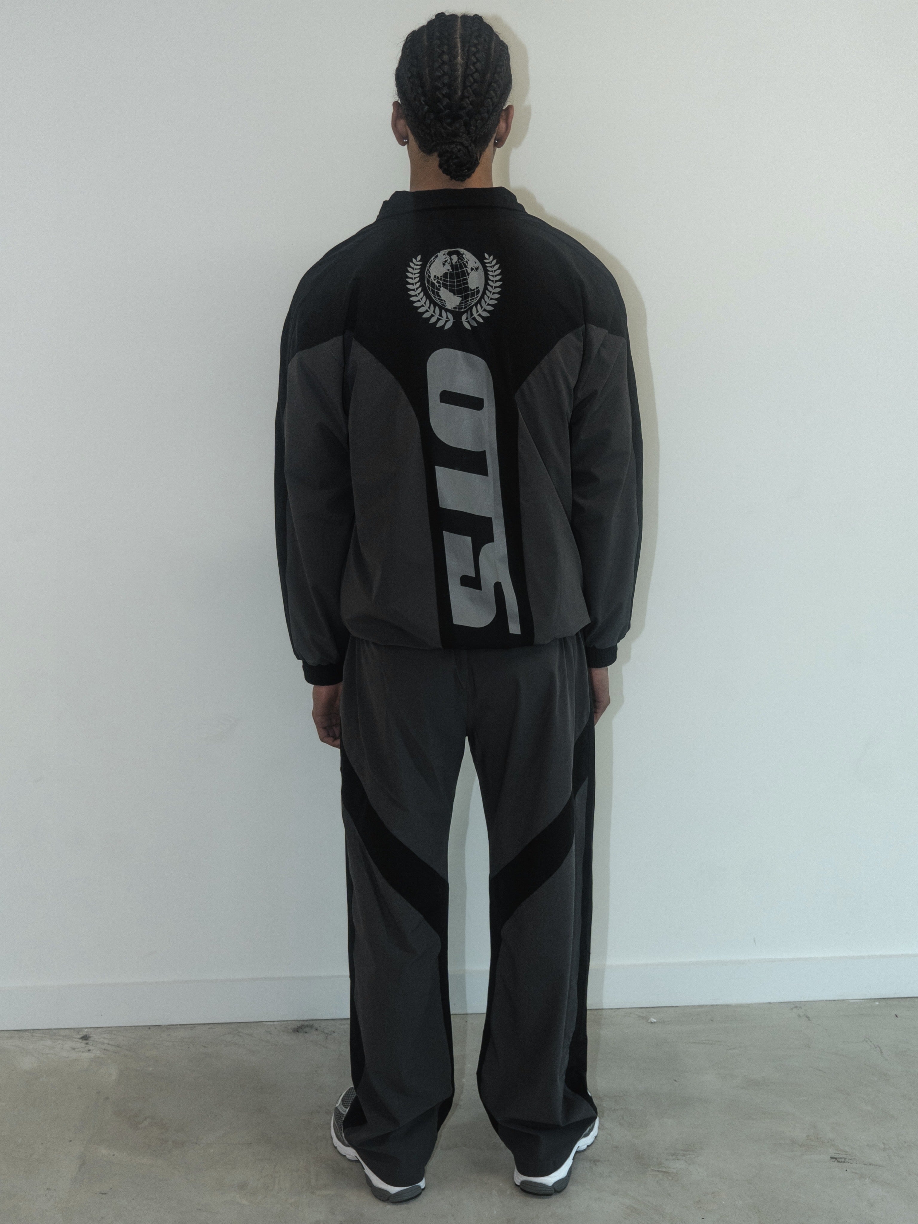 kuro haiiro tracksuit